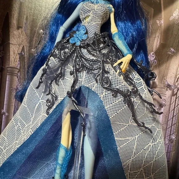 Monster High Skullector Doll -Emily - Picture 5 of 10